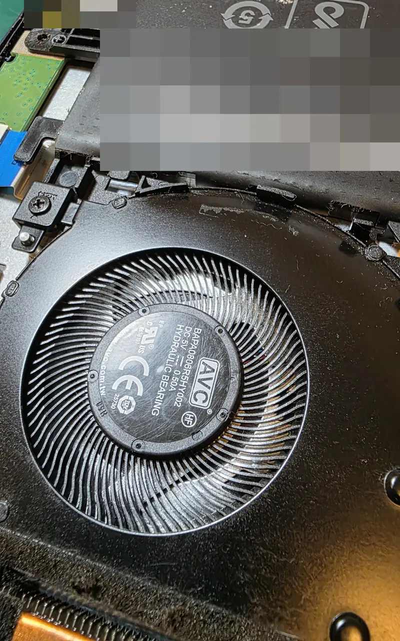 Cooler do Asus Vivobook X513EA limpo depois da manutenção